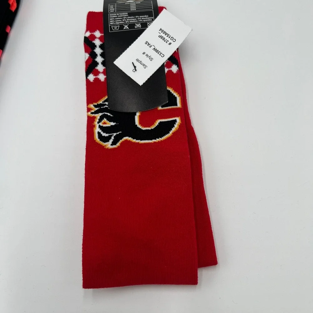 Reebok NHL‎ Calgary Flames Womens Knee High Socks 2 Pack Red Black OSFA